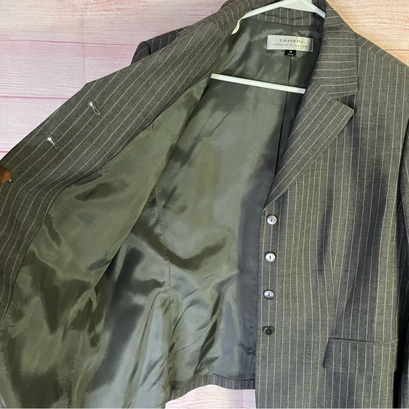Tahari Arthur S. Levine Gray White Pinstripe Blazer Jacket Size 16 - Picture 6 of 9